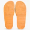 Pool-Slides mit gesticktem Schriftzug-Monogramm Pool-Slides mit gesticktem Schriftzug-Monogramm