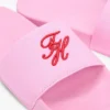 Pool-Slides mit gesticktem Schriftzug-Monogramm Pool-Slides mit gesticktem Schriftzug-Monogramm