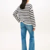 Pullover mit bretonischen Streifen und Pointelle-Muster im U-Boot-Ausschnitt Pullover mit bretonischen Streifen und Pointelle-Muster im U-Boot-Ausschnitt