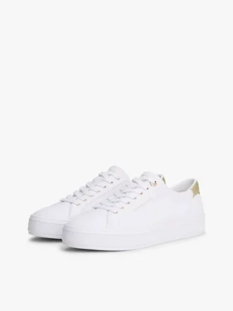 Sneaker aus Canvas mit Metallic-Akzenten Sneaker aus Canvas mit Metallic-Akzenten