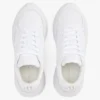 Sneaker aus grobem Leder mit gemischter Textur