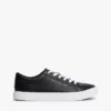 Sneaker im Court-Stil mit Metallic-Logo und genarbter Oberfläche