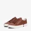 Sneaker im Court-Stil mit Metallic-Logo und genarbter Oberfläche Sneaker im Court-Stil mit Metallic-Logo und genarbter Oberfläche