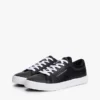 Sneaker im Court-Stil mit Metallic-Logo und genarbter Oberfläche