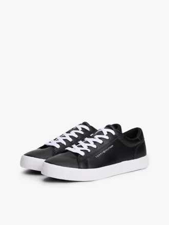 Sneaker im Court-Stil mit Metallic-Logo und genarbter Oberfläche