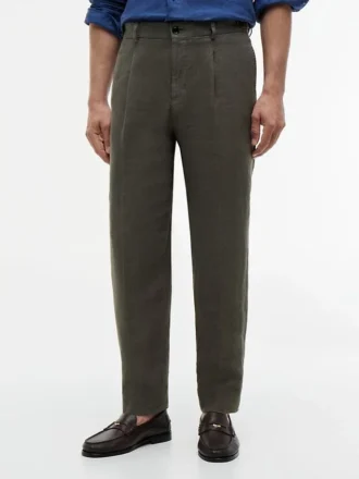 Stückgefärbte, konisch zulaufende Leinenhose Stückgefärbte, konisch zulaufende Leinenhose