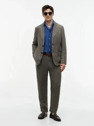 Stückgefärbte, konisch zulaufende Leinenhose Stückgefärbte, konisch zulaufende Leinenhose