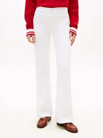 Stretch-Jeans mit mittlerer Leibhöhe und ausgestelltem Bein Stretch-Jeans mit mittlerer Leibhöhe und ausgestelltem Bein