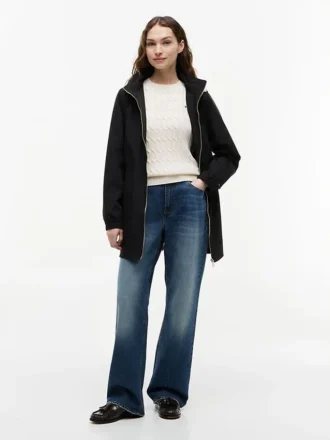 Sturmjacke mit Kapuze Sturmjacke mit Kapuze