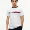 T-Shirt mit charakteristischem Flag-Stripe-Logo