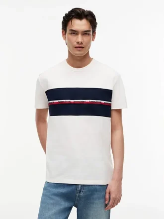 Tommy Jeans T-Shirt mit charakteristischem Logo-Streifen