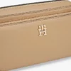 Umhängetasche mit Monogramm-Logo