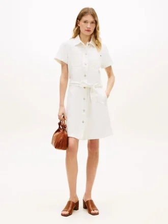 Weißes Jeans-Shirtkleid mit Gürtel