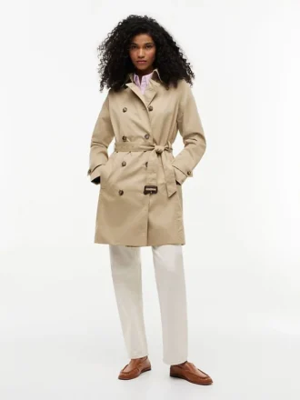 Zweireihiger Trenchcoat mit Gürtel Zweireihiger Trenchcoat mit Gürtel