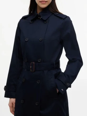 Zweireihiger Trenchcoat mit Gürtel Zweireihiger Trenchcoat mit Gürtel